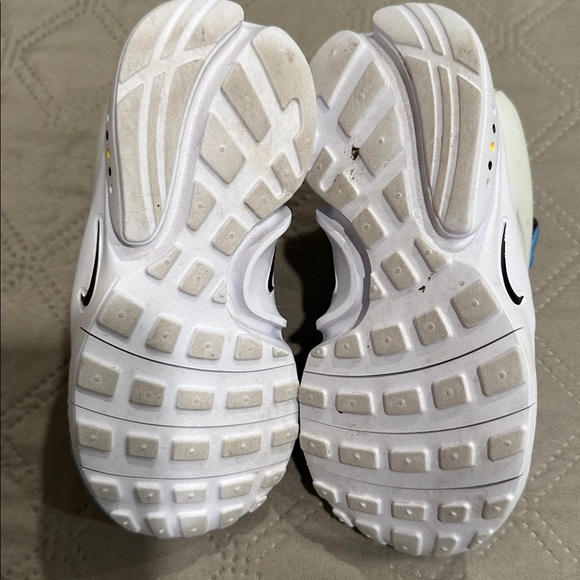 Nike Kids Blue Hello Kitty Presto Sneakers. - Picture 9 of 15